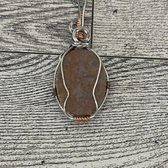 Brown Stone Wire Wrapped Pendant NWOT - Picture 4 of 5